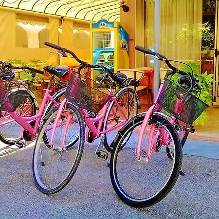 Due Palme Hotel Caorle Kültér fotó