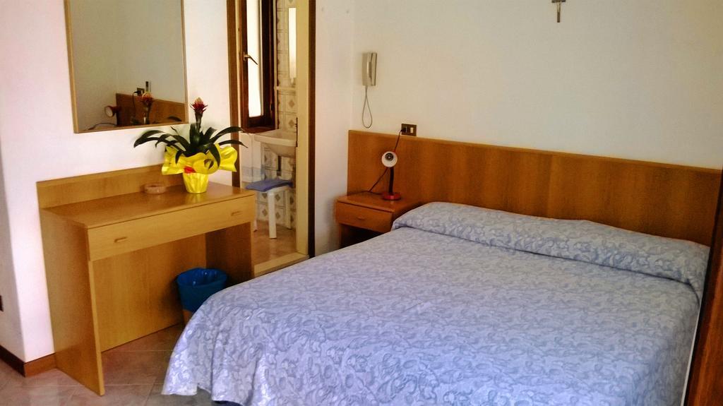 Due Palme Hotel Caorle Kültér fotó