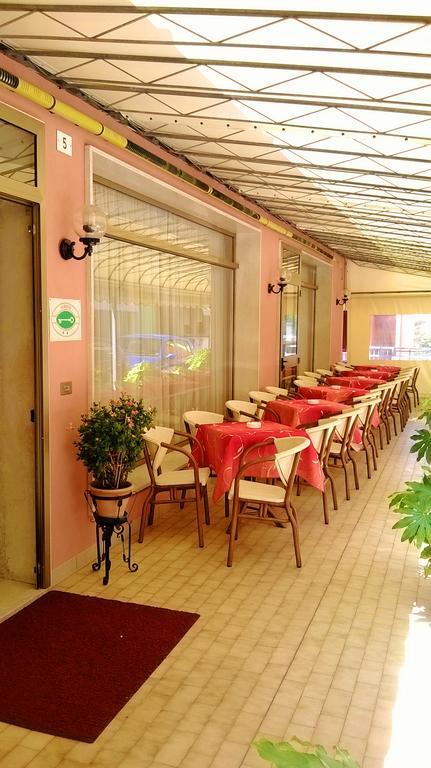 Due Palme Hotel Caorle Kültér fotó